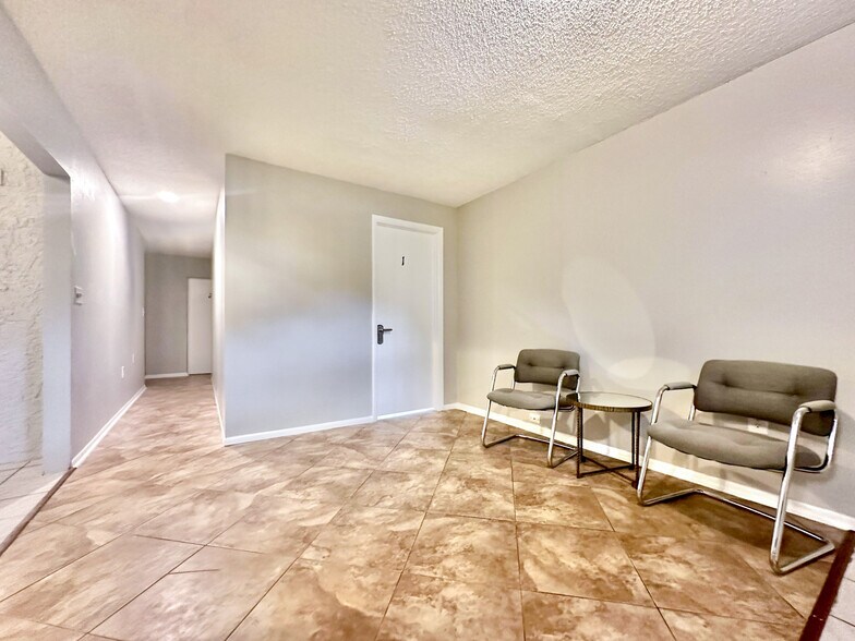 Building Photo - 23117 Dover Dr
