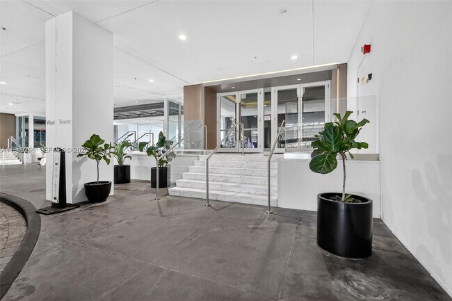 Building Photo - 400 Sunny Isles Blvd