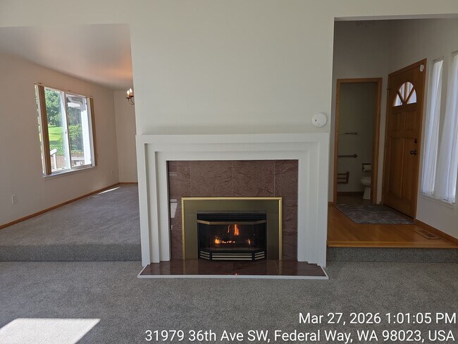 Building Photo - Twin Lakes life on a golf course -4 level home -  4 bedroom 2.5 bathroom with 2 car garage - Move...