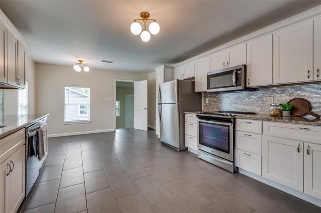 Building Photo - 708 S Willomet Ave