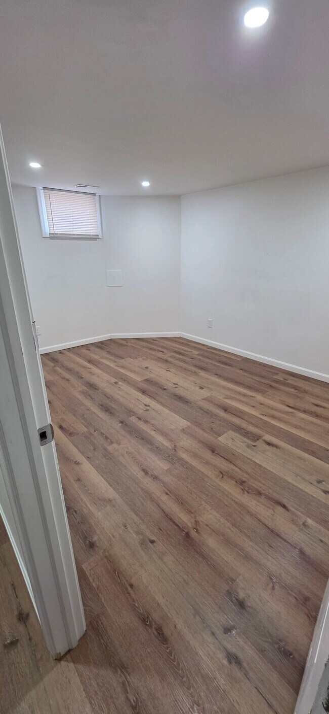 Building Photo - 8558 Willow Oak Rd