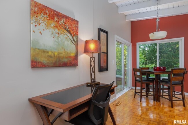 Building Photo - 4640 5th Ave