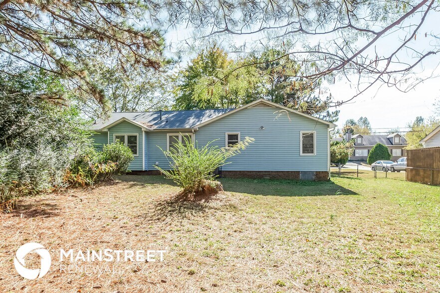 Building Photo - 1561 Rose Garden Ln