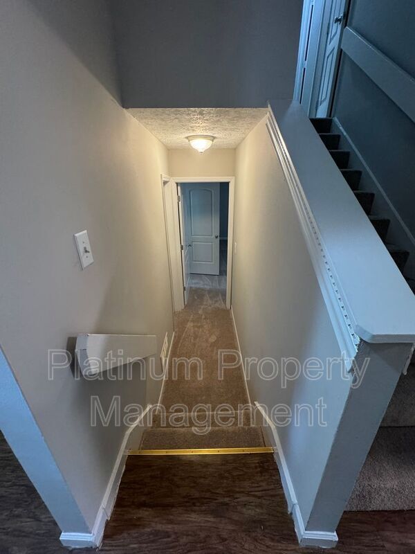 Building Photo - 270 Splitwood Ln