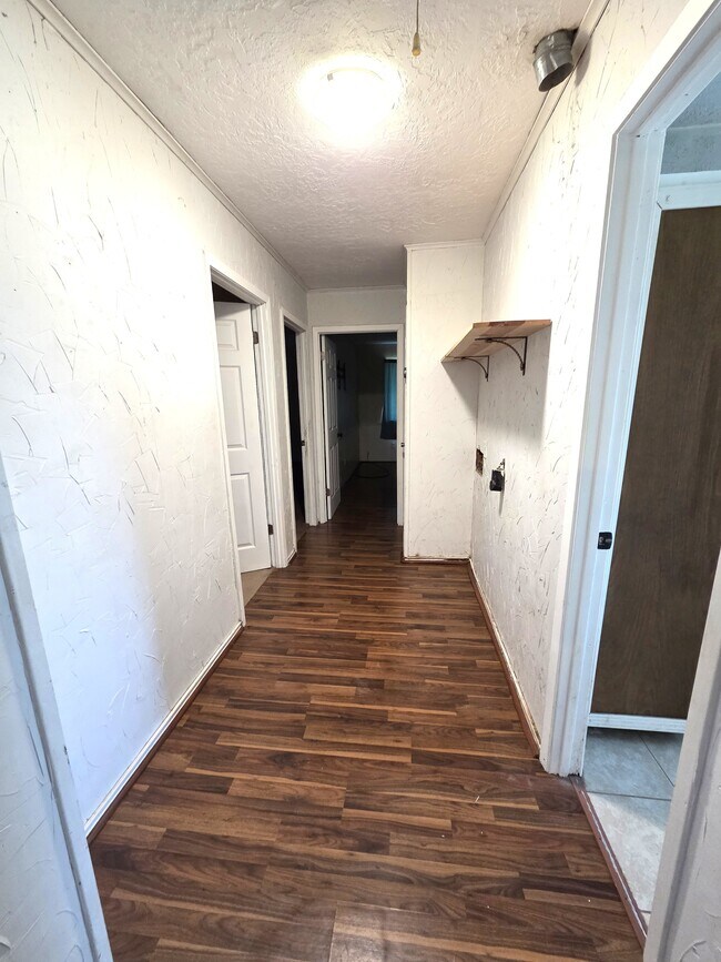 Building Photo - 121 County Rd 637