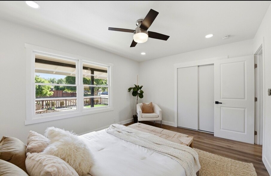 Building Photo - 641 Toyon Ave