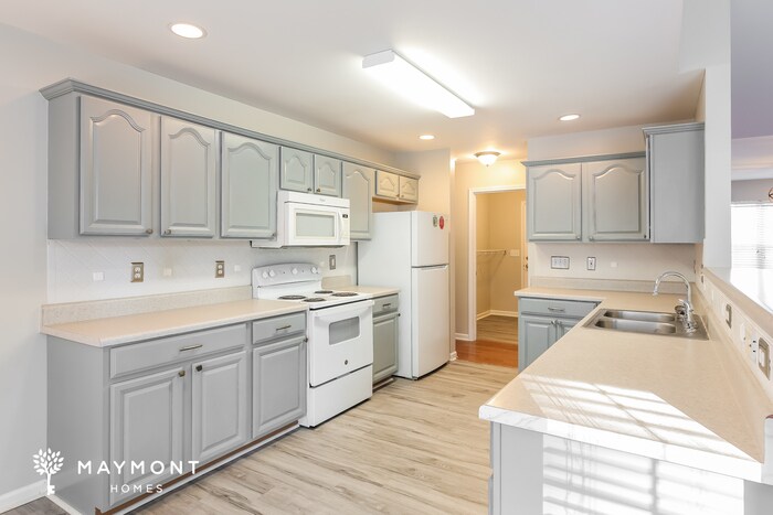 Building Photo - 413 Woodford Way