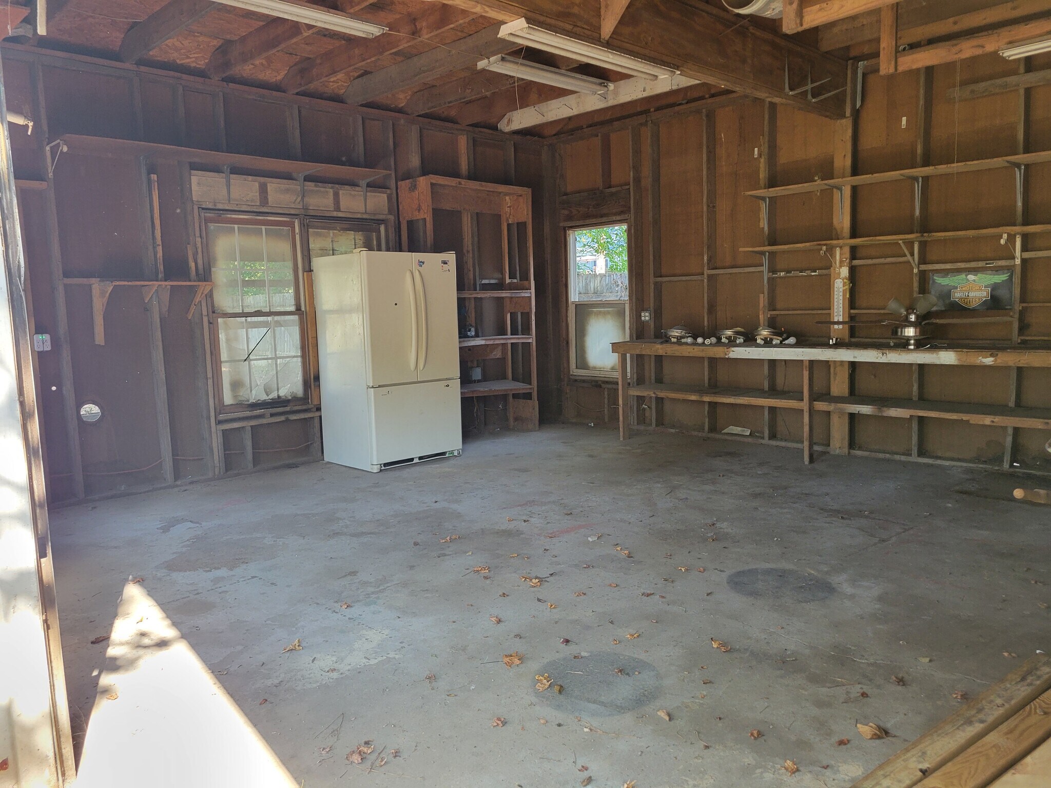 Workshop Shed - 18 Brown Dr SW