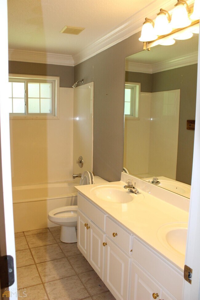 Building Photo - 203 Carrington Way