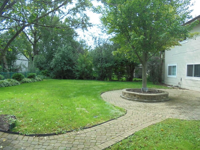 Building Photo - 1085 Hecker Dr