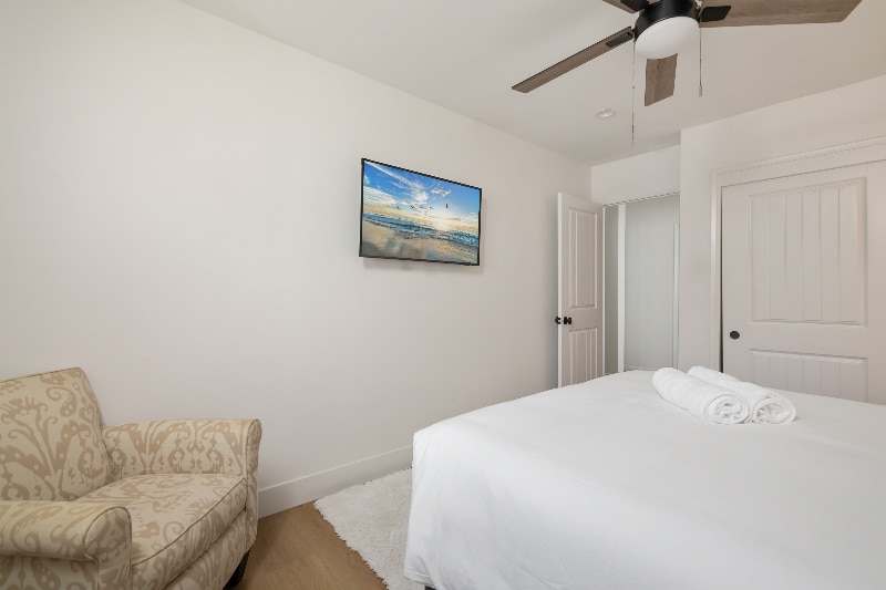 Building Photo - 1123 Balour Dr