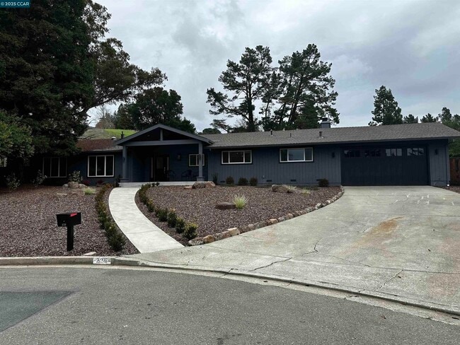Building Photo - 226 Alderbrook Pl