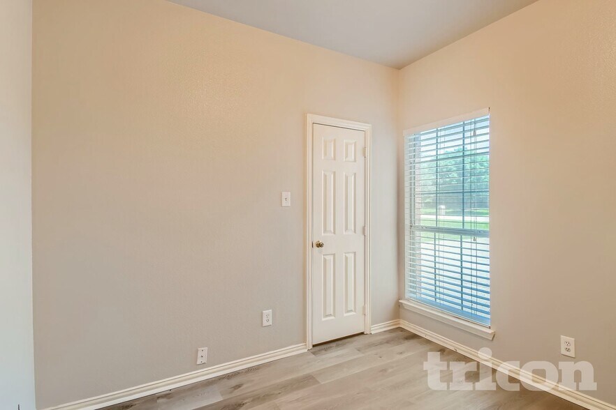 Building Photo - 761 Meghann Ln