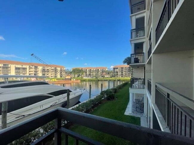 Building Photo - 2301 Marina Isle Way