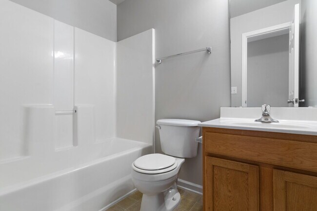Building Photo - Spacious 4BR/3BA Home Near Downtown Durham | Deposit-Free Living | 1st-Floor Bedrooms