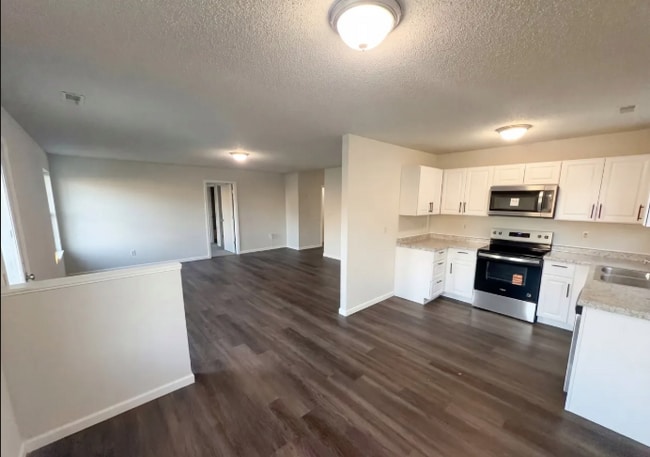 Building Photo - 6654 Hazelhatch Dr