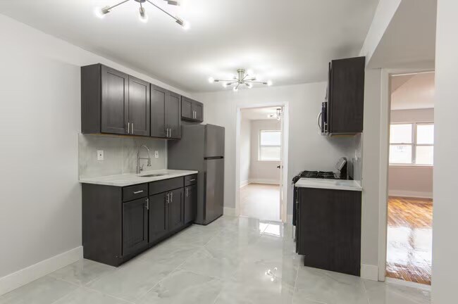 Building Photo - 1913 Country Ln