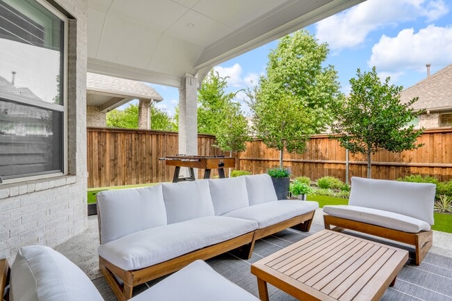 Building Photo - 4809 Latour Ln