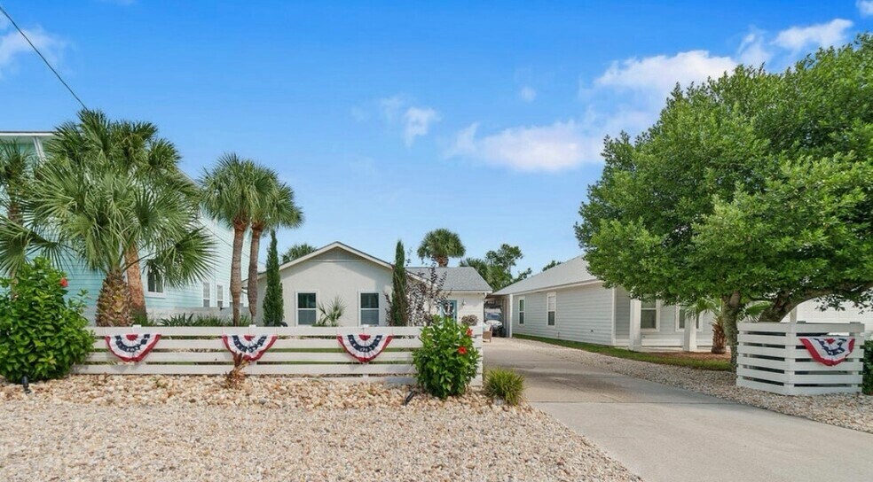 Building Photo - 613 W Caladium Cir