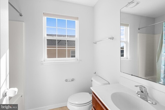 Building Photo - 607 Wildel Ave