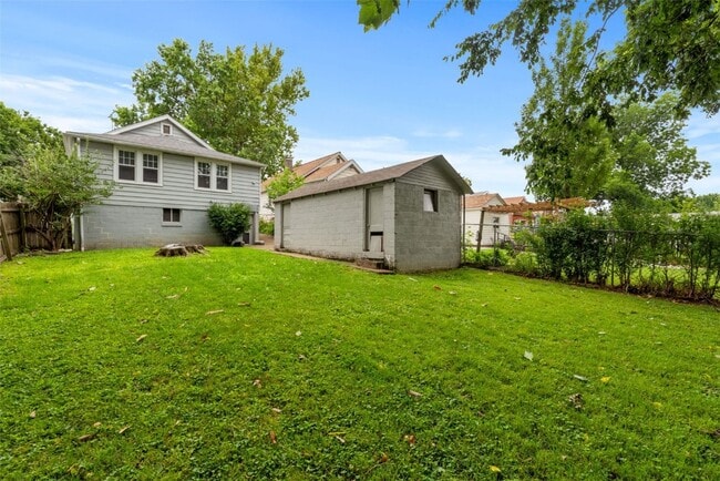 Building Photo - 7621 Weaver Ave