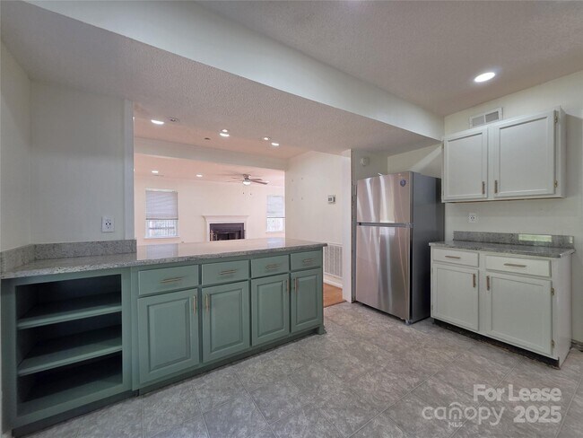 Building Photo - 7106 Spring Creek Ln