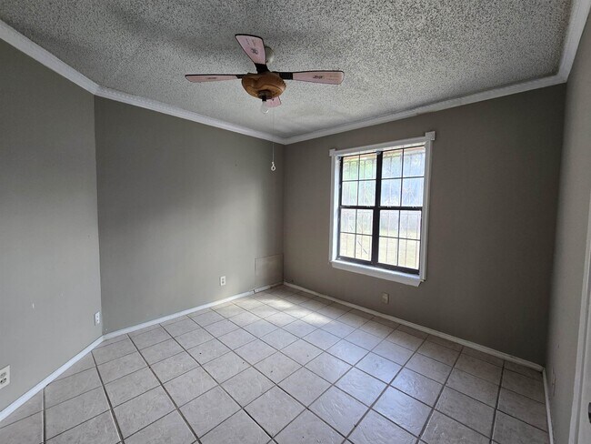Building Photo - 221 Murcia Dr