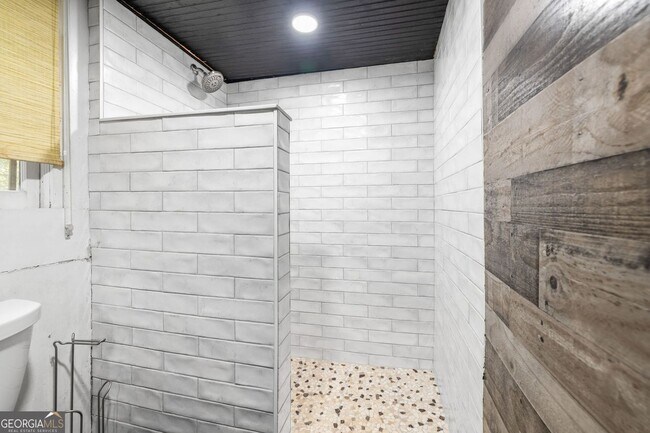 Building Photo - 4041 Fincher Dr