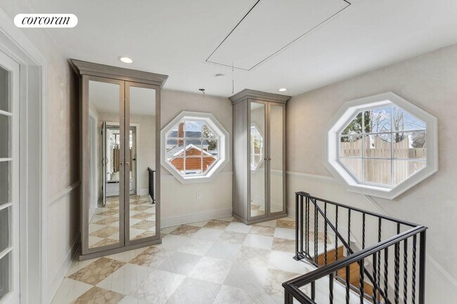 Building Photo - 710 Montauk Hwy