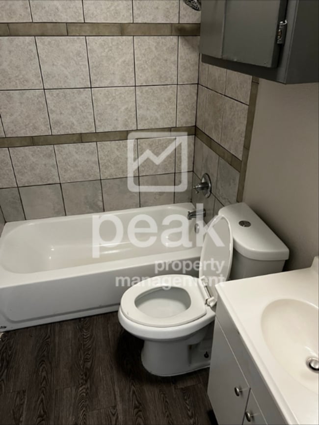 Building Photo - $1749! 3Bed/1 1/2 Bath Home for rent in Ar...