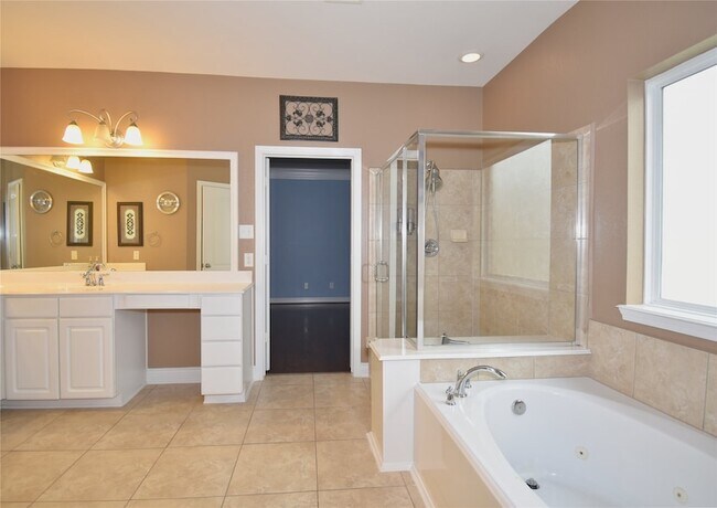 Building Photo - 14319 Hancock Elm St