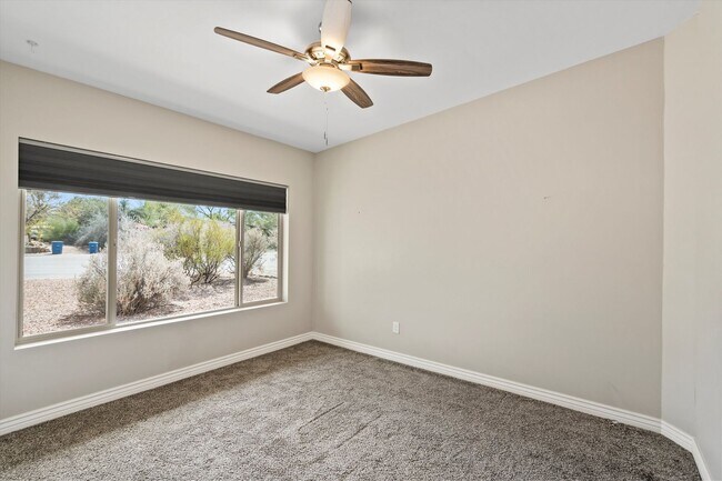 Building Photo - Charming home located in Indian Ridge Esta...