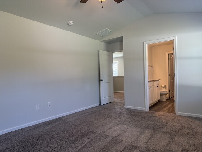 Building Photo - 259 Enclave Wy
