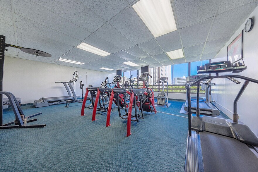 Building Photo - 411 Hobron Ln