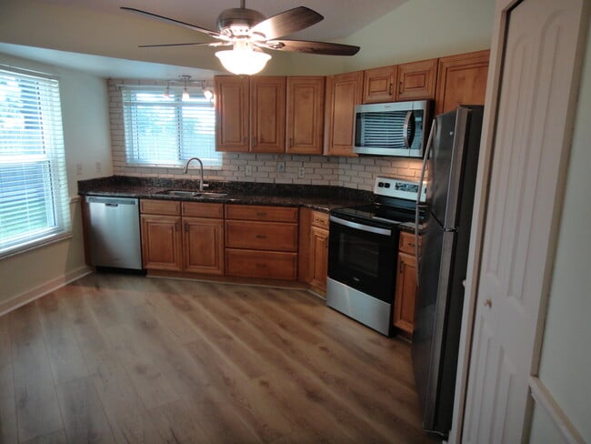 Building Photo - 1417 McDermott Ln