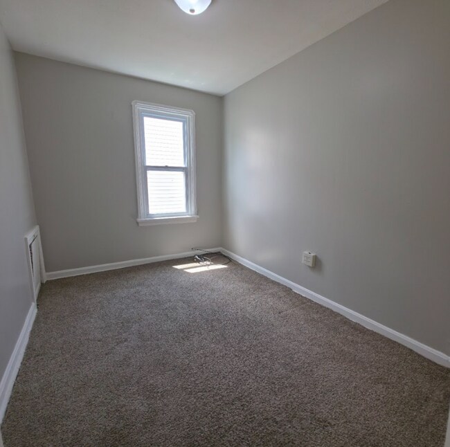 Building Photo - 4444 W 51st St