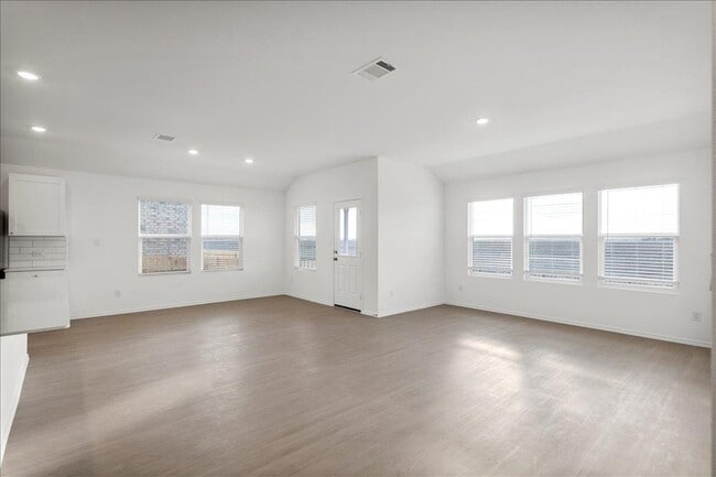 Building Photo - 212 Seven Seas Dr