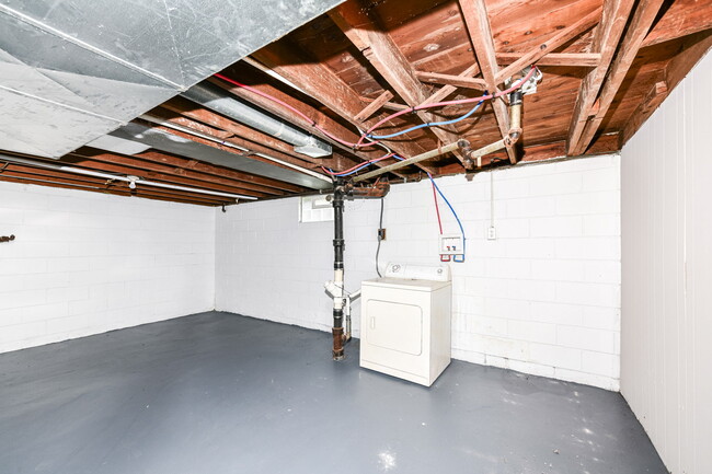 Building Photo - 6668 E 17th St