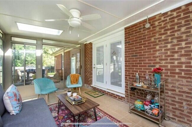 Building Photo - 1322 Tarrington Ave