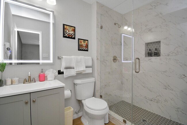 Building Photo - 15627 Sierra Valle Dr