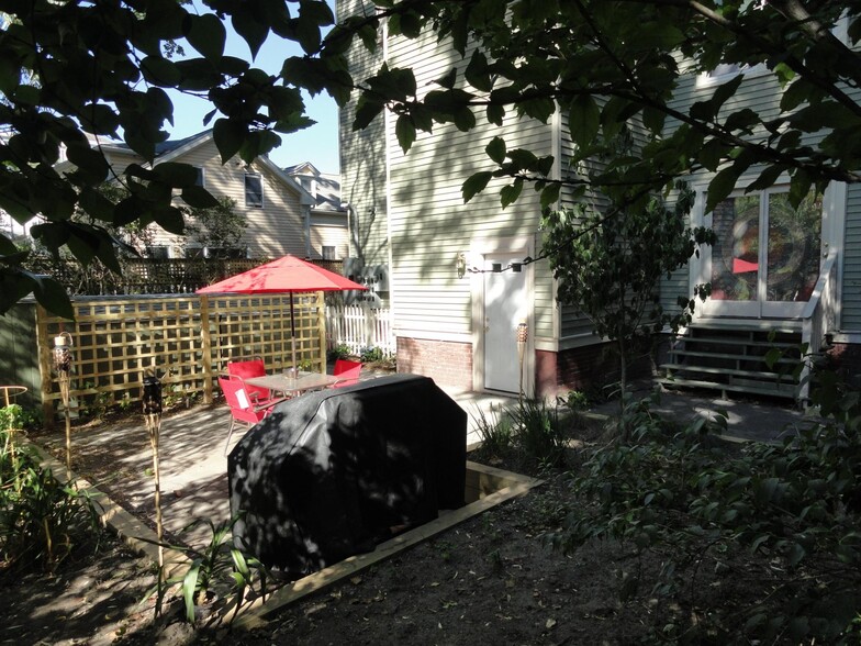 Building Photo - 237 Norfolk St