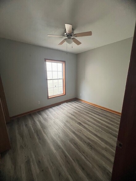 Building Photo - 106 Parade St