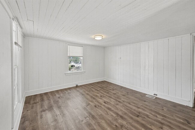 Building Photo - 1547 Joyner Ave SE