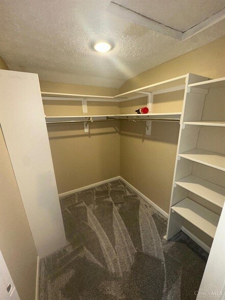 Building Photo - 9462 Hunters Creek Dr