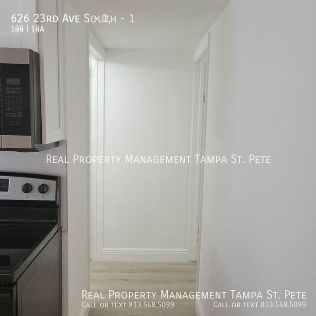 Building Photo - 626 23rd Ave S