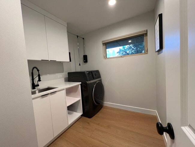 Building Photo - 4 Bedroom Home in Awbrey Butte Neighborhood – Unfurnished, Short Lease