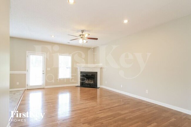 Building Photo - 127 Scottsdale Ln