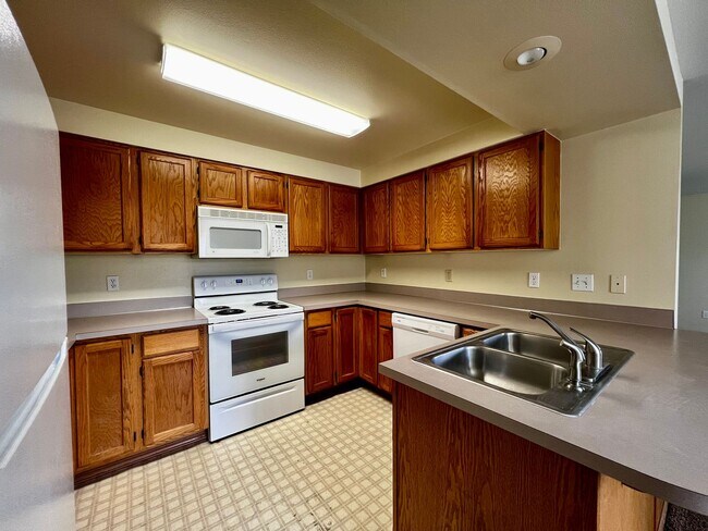 Building Photo - pl102