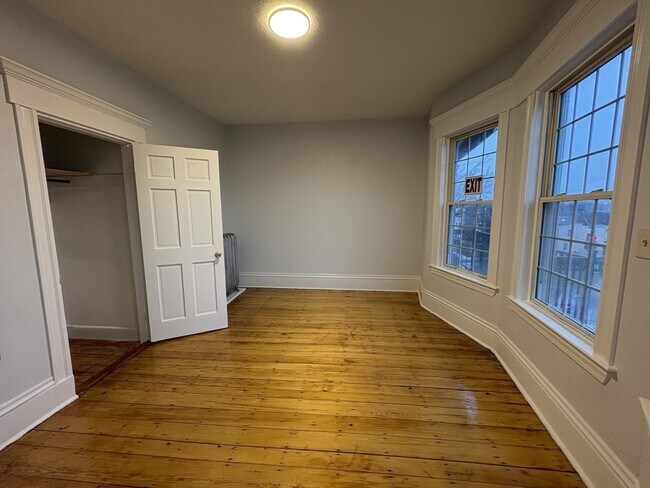 Building Photo - 363 Adams St