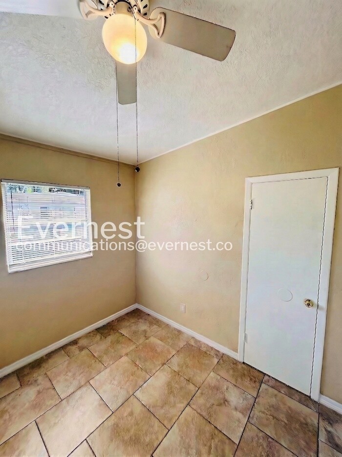 Building Photo - 2925 N 46th St